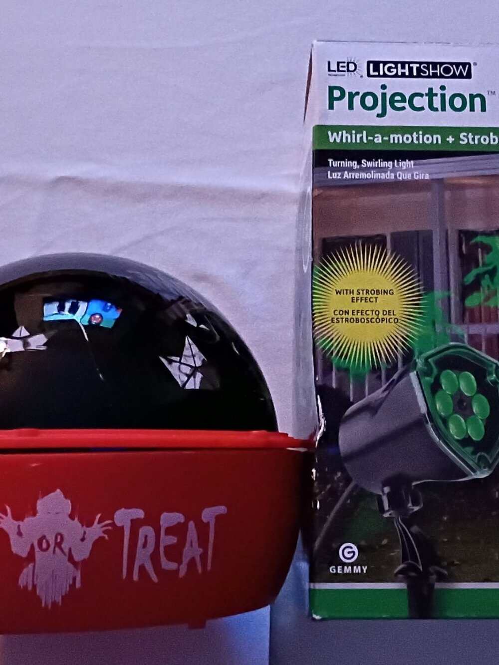 IT Pennywise Shadow Light & Green Whirl-a-Motion Witch Projector